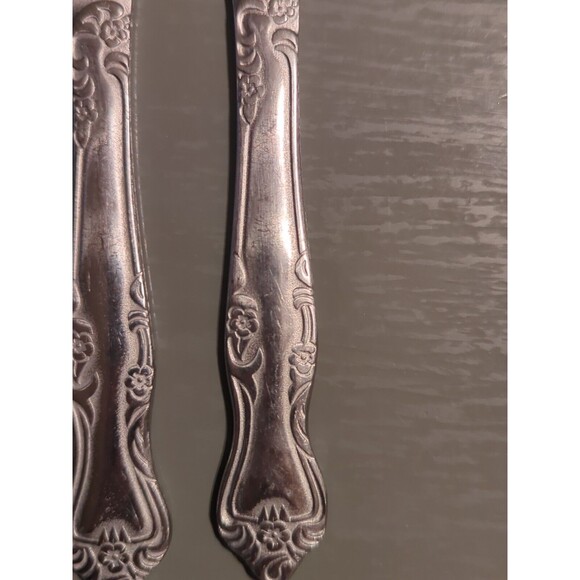 Oneida KENNETT SQUARE HH Distinction Deluxe Stainless Flatware Butter Knives 6 - Picture 2 of 12